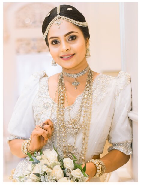 https://flowereventplanning.com/wp-content/uploads/2022/09/brid-s3-1-2.jpg